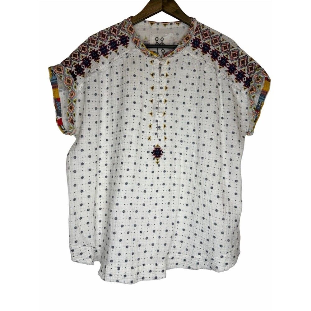 Johnny Was Southwestern Boho Embroidered Gauze Top size Small White Short Sleeve